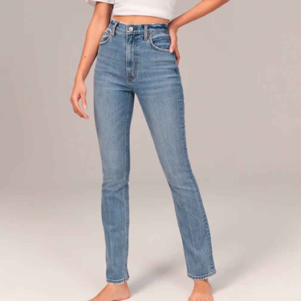 Abercrombie Curve Love Ultra High Rise 90s Slim Straight Jean